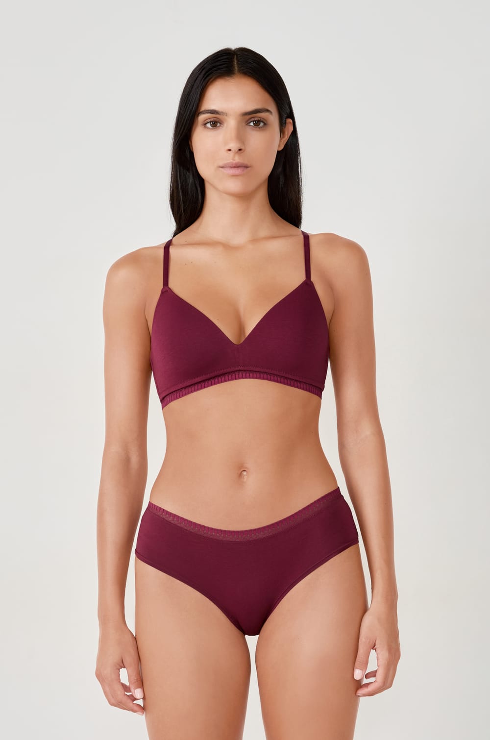 Wireless triangle bra with lightly lined cups in cotton;${refinementColor}