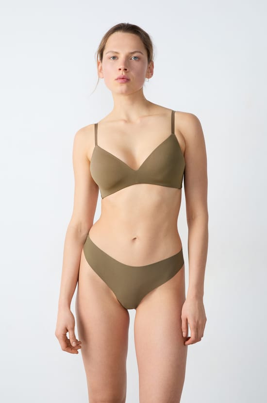 Wireless lightly lined microfibre bra;${refinementColor}