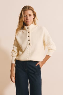 Pull manches longues avec d&eacute;tail bouton dor&eacute;;${refinementColor}