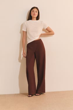 Pantalon large asym&eacute;trique;${refinementColor}