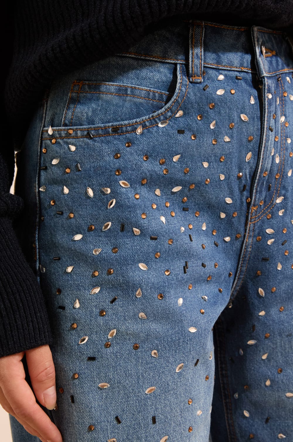 Jean avec strass;${refinementColor}