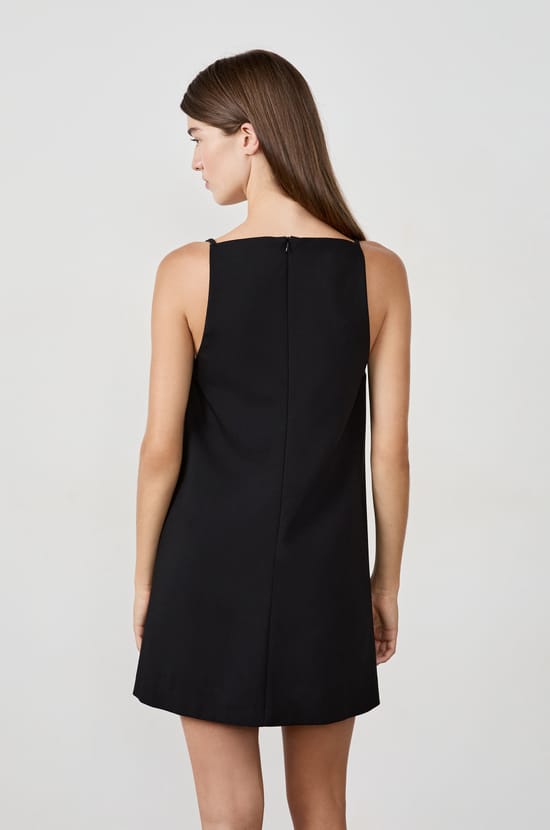 Robe courte à fines bretelles;${refinementColor}