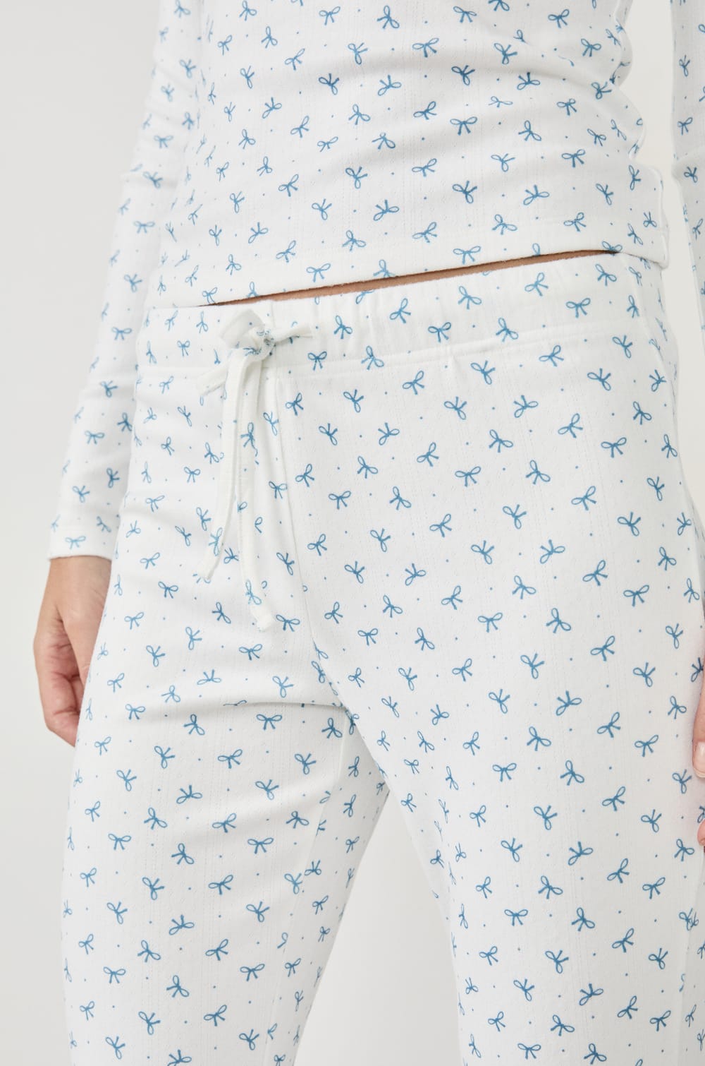 Pantalon de pyjama avec imprimé nœuds;${refinementColor}