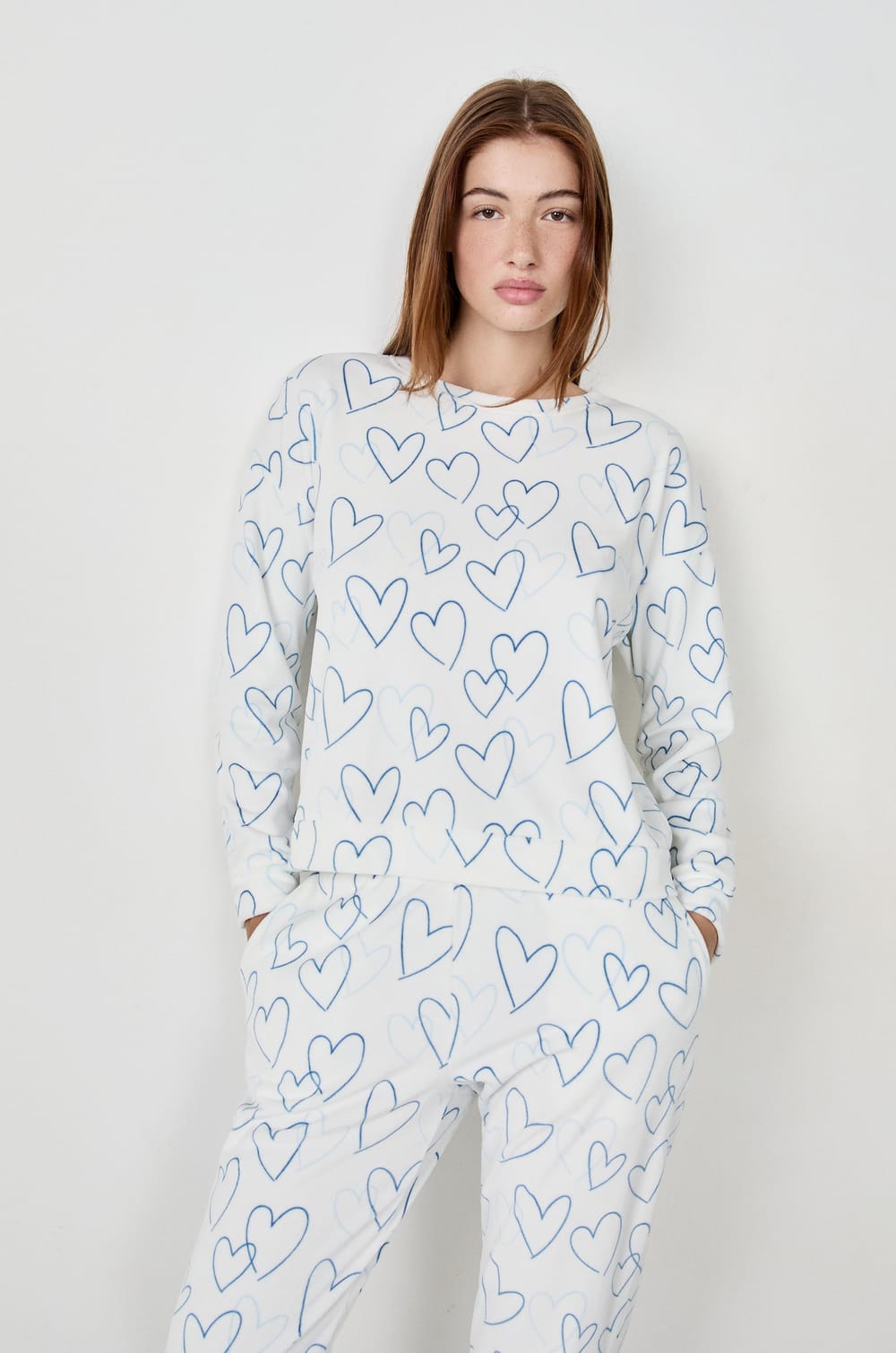 Sweat de pyjama avec des cœurs;${refinementColor}