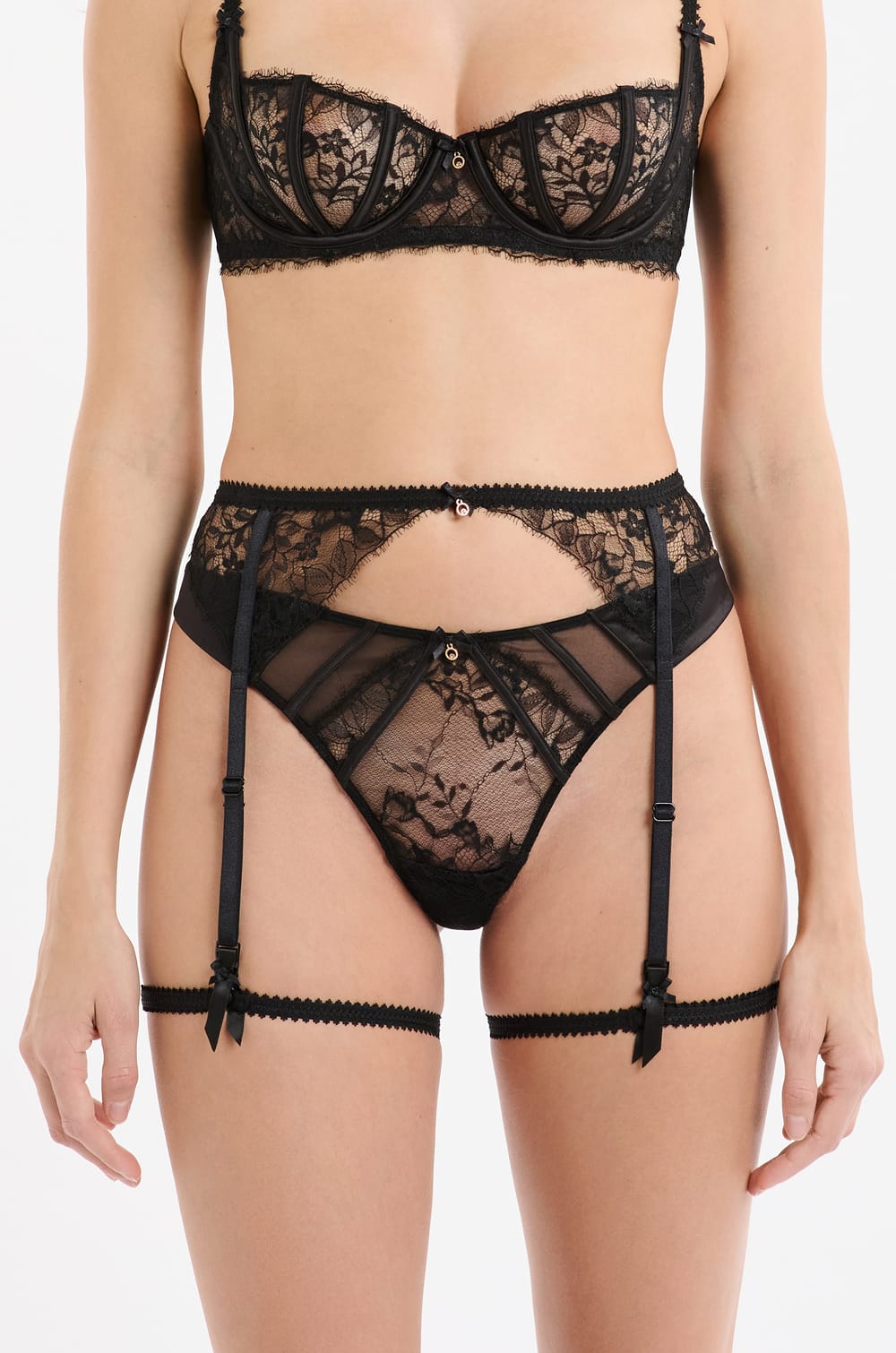 Podvazkový pás z krajky;${refinementColor}