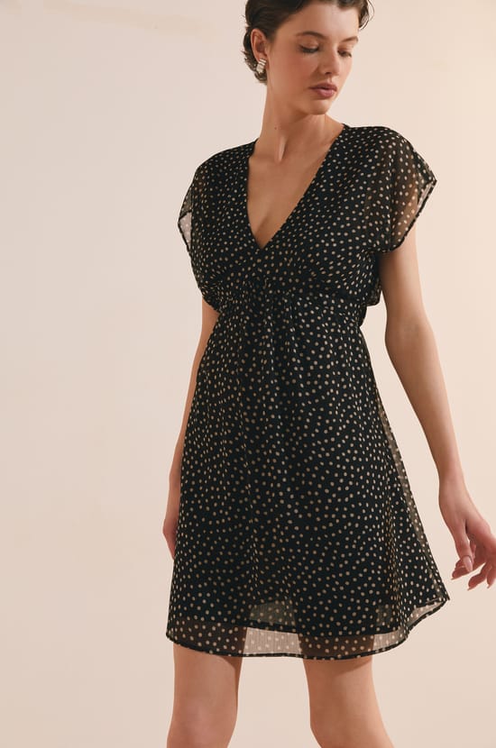 Robe courte fluide &agrave; motifs;${refinementColor}