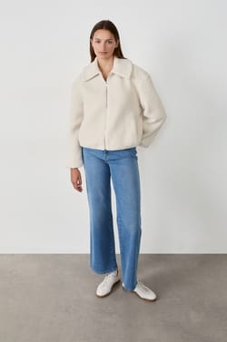 Blouson court en fausse fourrure;${refinementColor}