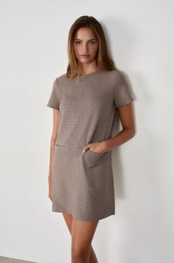 Short-Sleeved Short Dress;${refinementColor}