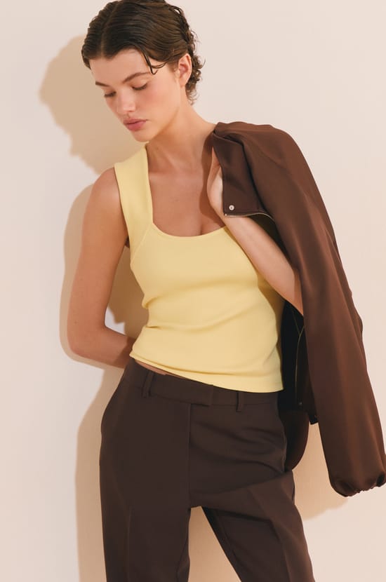 Top &agrave; col carr&eacute; en coton;${refinementColor}