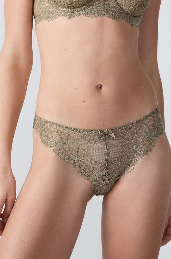 Tanga en dentelle;${refinementColor}