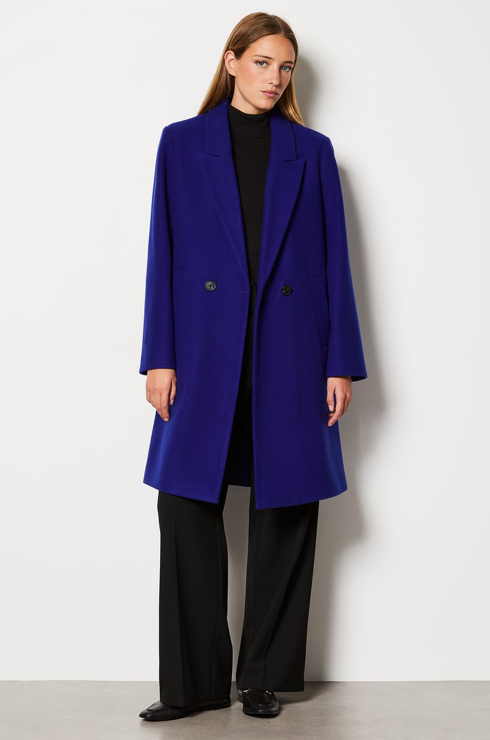 Manteau long boutonné avec laine;${refinementColor}