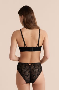 Bra N.8 - The Wireless Triangle in Lace;${refinementColor}