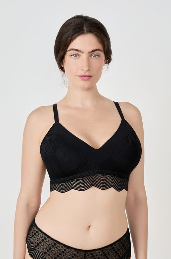 Wireless Triangle Bra;${refinementColor}