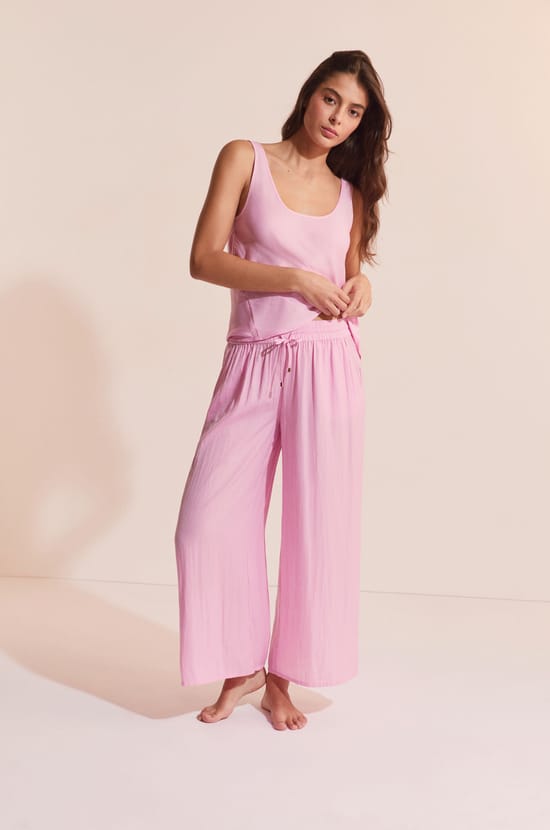 Pantalon de pyjama satin&eacute; coupe large;${refinementColor}