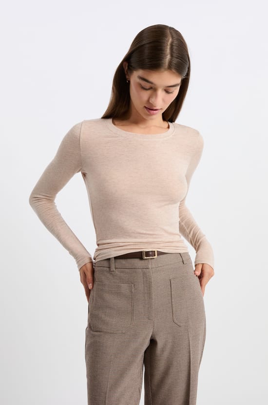 Long-sleeved round neck T-shirt;${refinementColor}
