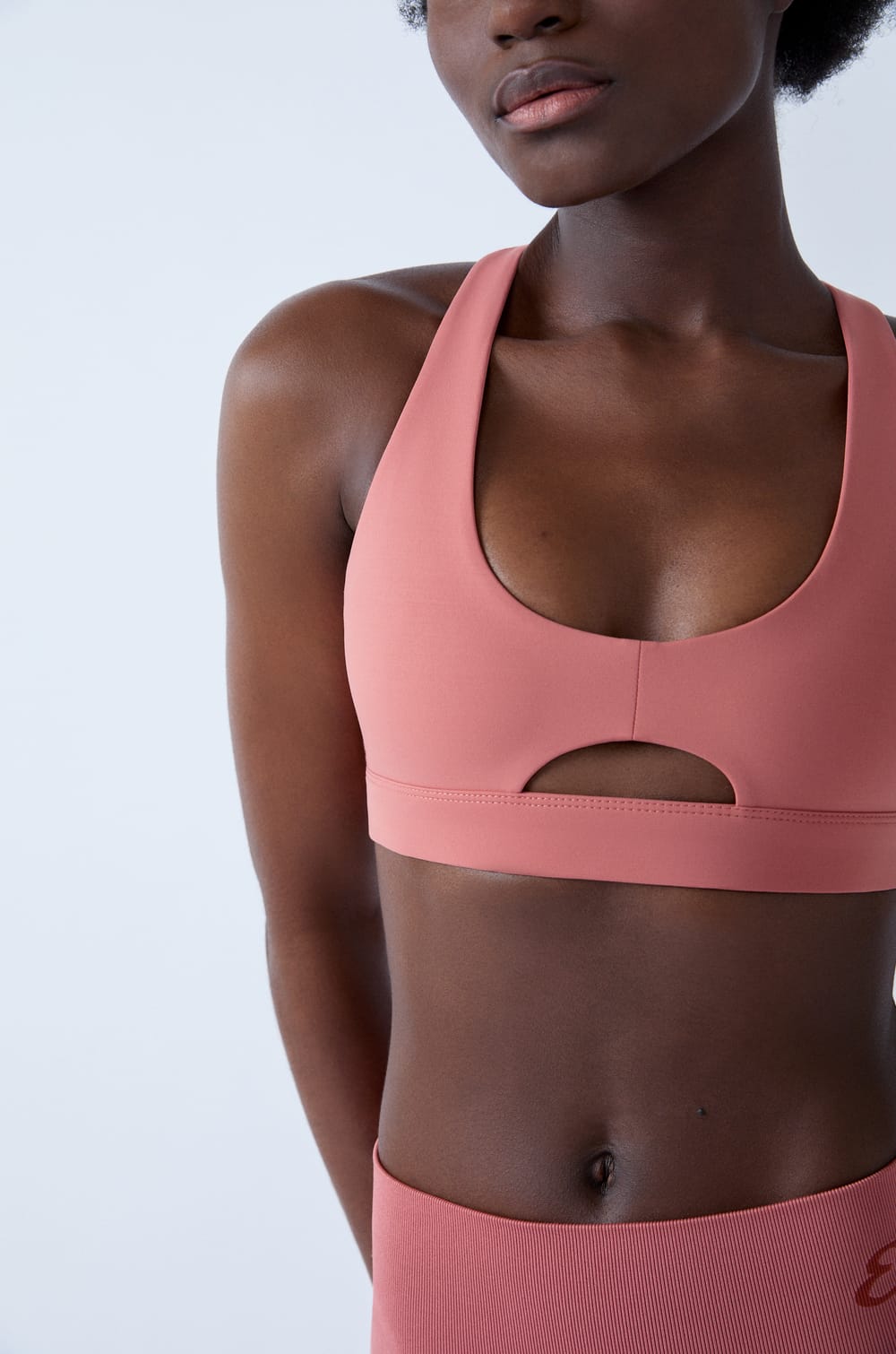 Sportovn&iacute; podprsenka - Středn&iacute; podpora;${refinementColor}