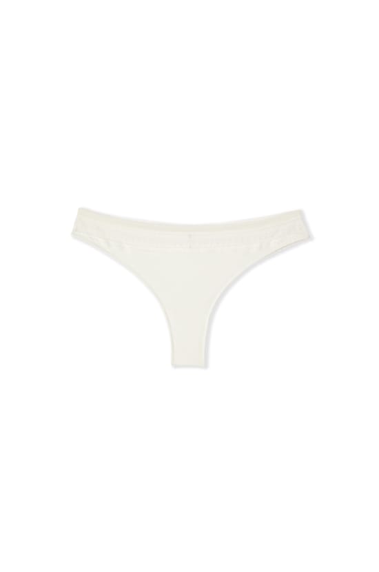 Tanga en microfibre avec d&eacute;tails en dentelle;${refinementColor}