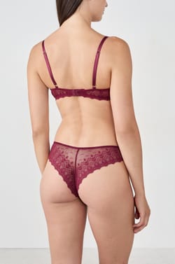 Tanga en dentelle;${refinementColor}