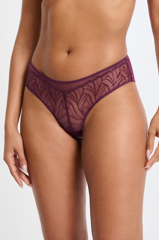 Hipster in Floral Embroidery;${refinementColor}