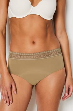 Flux abondant - shorty de règle en coton;${refinementColor}