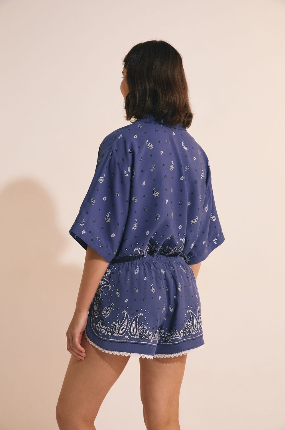 Camis&oacute;n de manga corta estampado;${refinementColor}