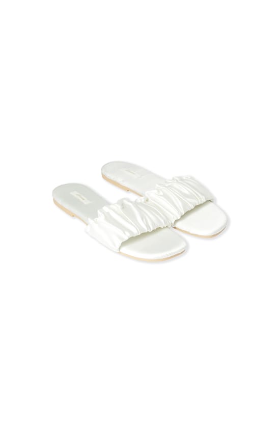 Chaussons tongs;${refinementColor}