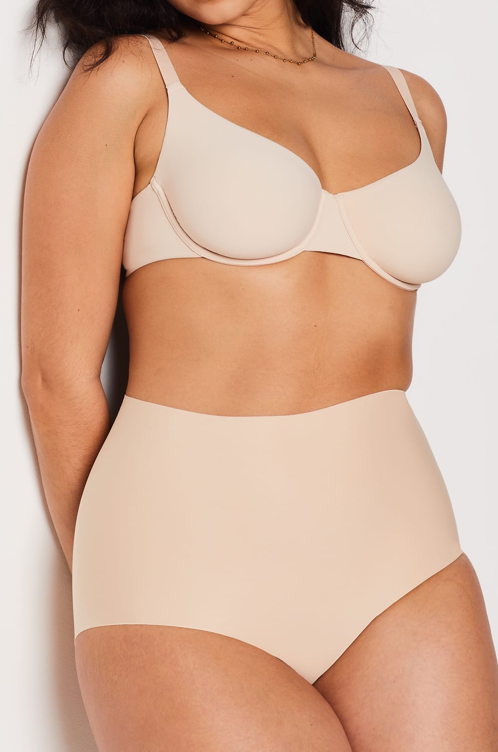Slip mit hoher Taille – starker Halt;${refinementColor}