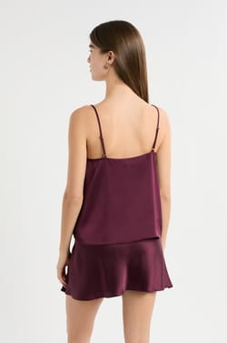 Caraco satiné à fines bretelles;${refinementColor}