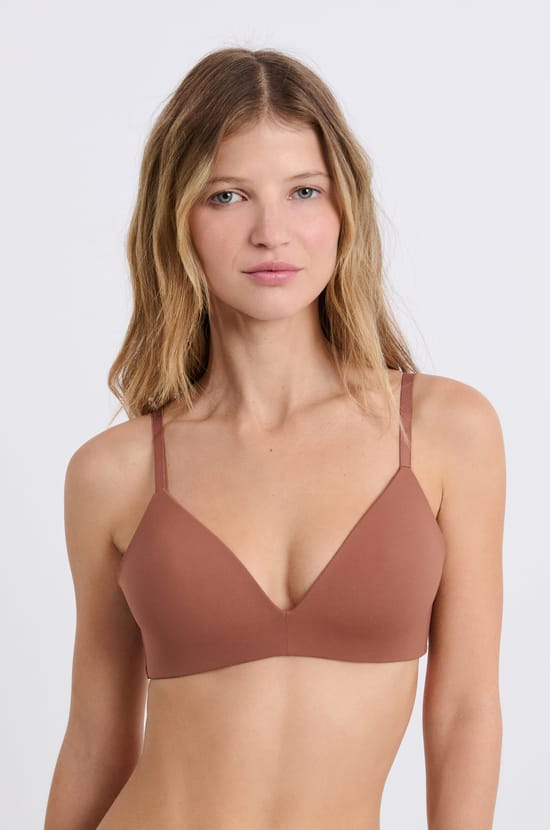 Bra nº 4:  Copa fina sin aros de microfibra;${refinementColor}