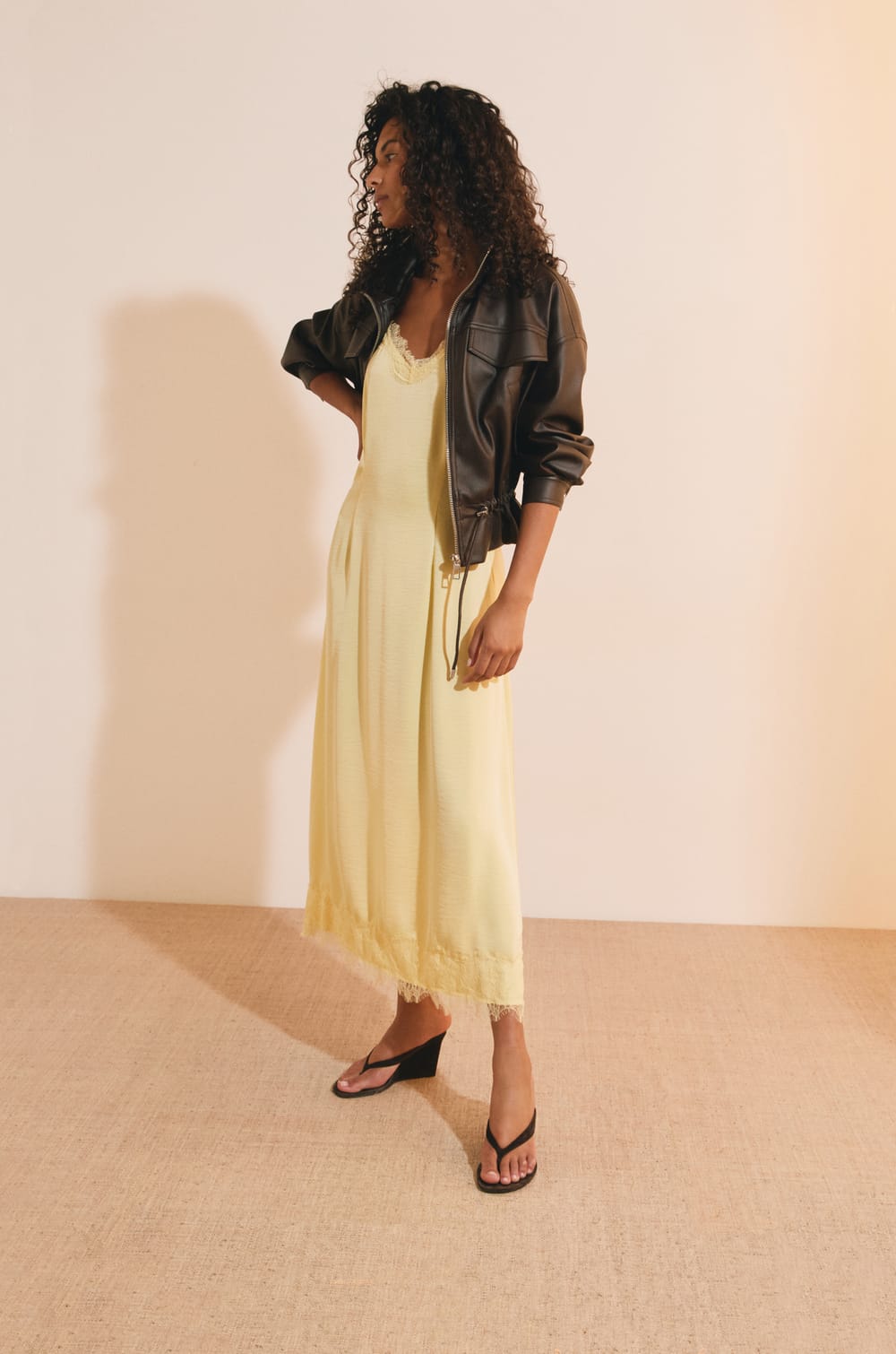 Blouson avec cordon &agrave; la taille;${refinementColor}