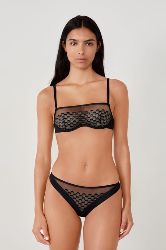 Soutien-gorge bandeau avec broderie;${refinementColor}