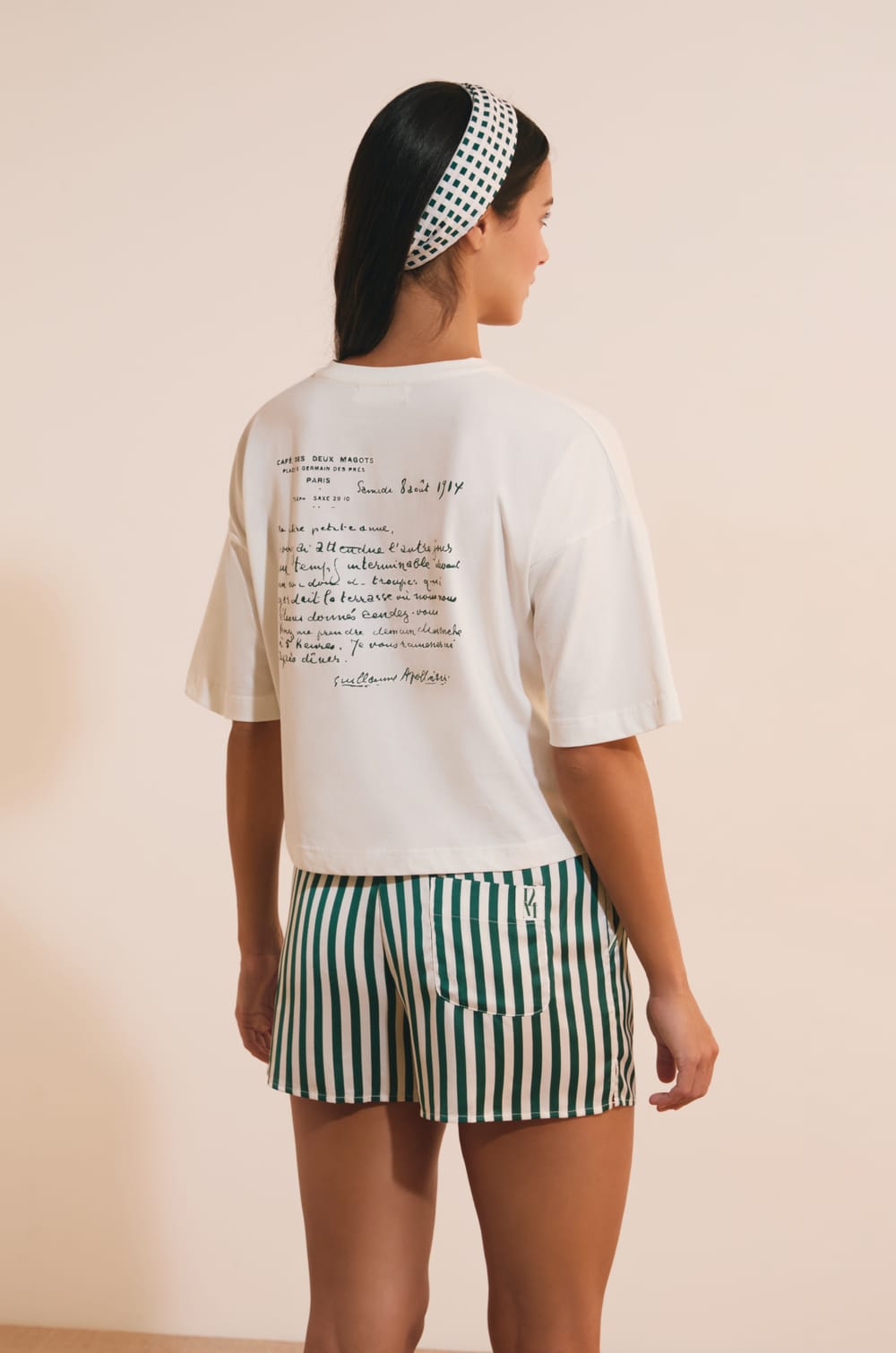 Kurzes Baumwoll-T-Shirt mit Message;${refinementColor}