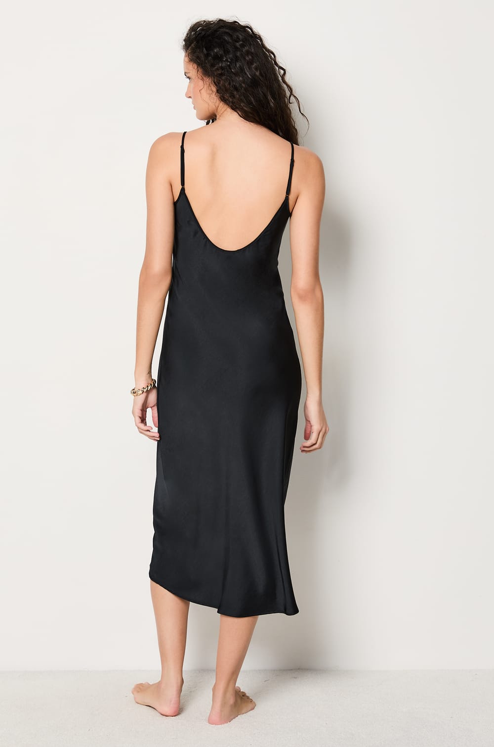 Backless Nightdress;${refinementColor}