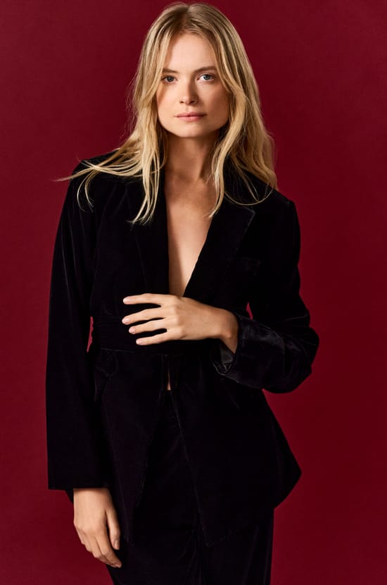 Blazer &agrave; nouer en velours;${refinementColor}