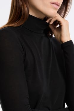 Thermal turtleneck t-shirt with cashmere;${refinementColor}