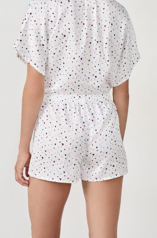 Short de pyjama en satin imprimé cœurs;${refinementColor}
