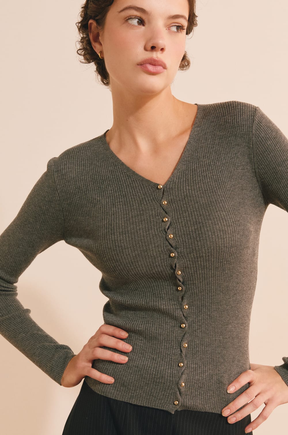 Cardigan c&ocirc;tel&eacute; &agrave; col V avec laine;${refinementColor}