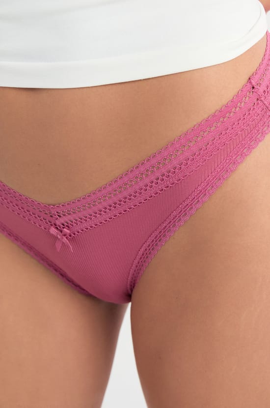 Tanga V-shape en microfibre et dentelle;${refinementColor}