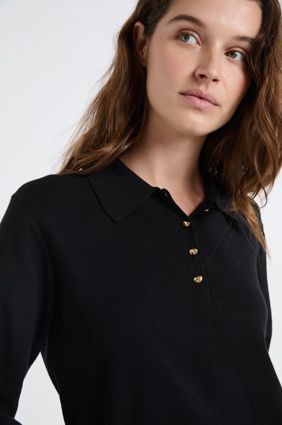 Pull col polo avec boutons dor&eacute;s;${refinementColor}