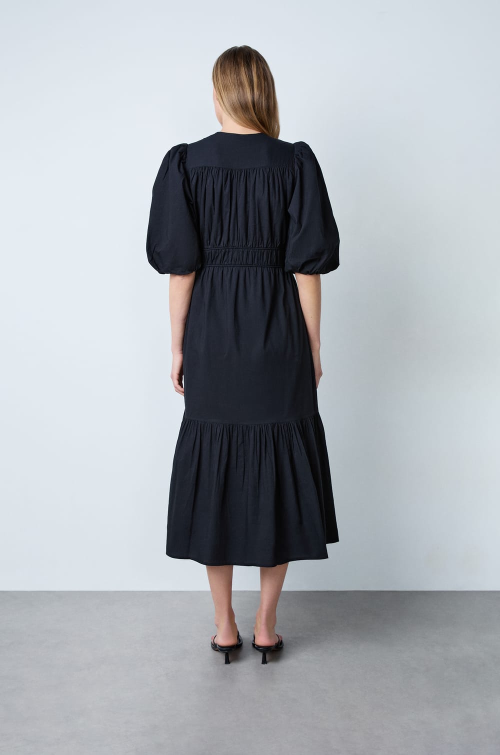 Robe mi-longue en coton manches bouffantes;${refinementColor}