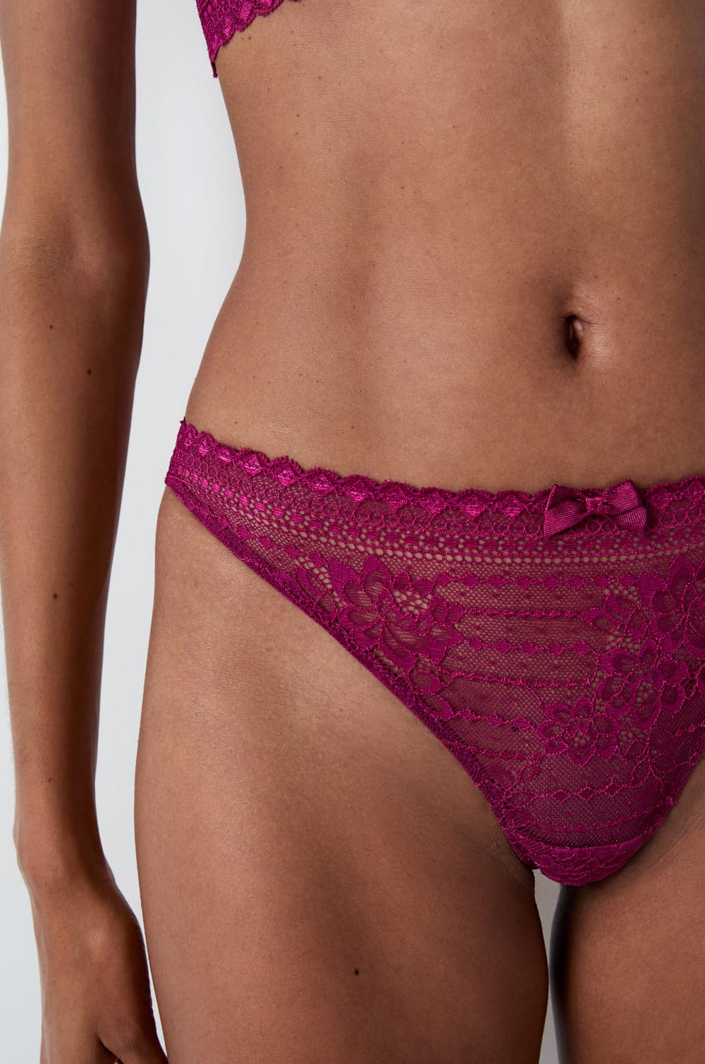 Tanga de encaje;${refinementColor}