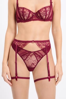 Garter Belt in Lace;${refinementColor}