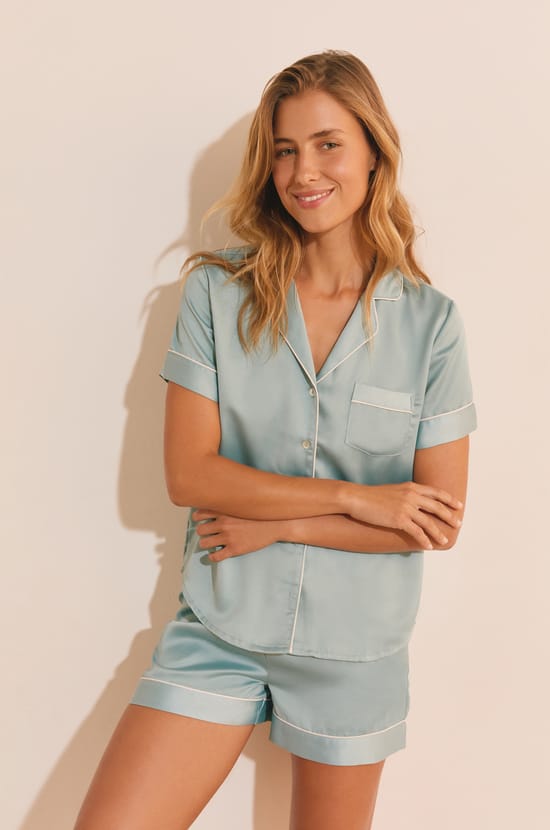 Chemise de nuit manches courtes satin&eacute;e;${refinementColor}