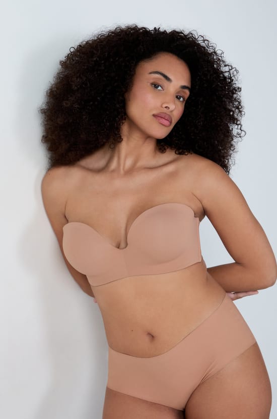 Strapless lightly lined bra with removable straps, cup C-E;${refinementColor}