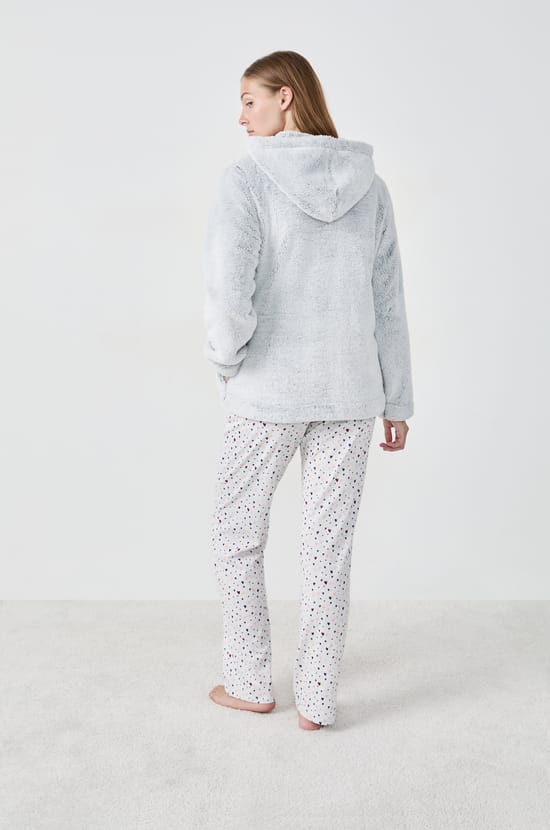 3-Piece Pajamas;${refinementColor}