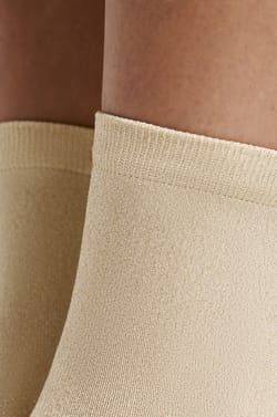 Chaussettes irrisées;${refinementColor}