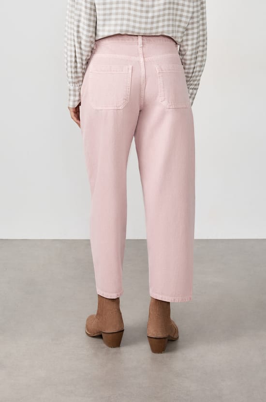 Carrot-cut Jeans;${refinementColor}