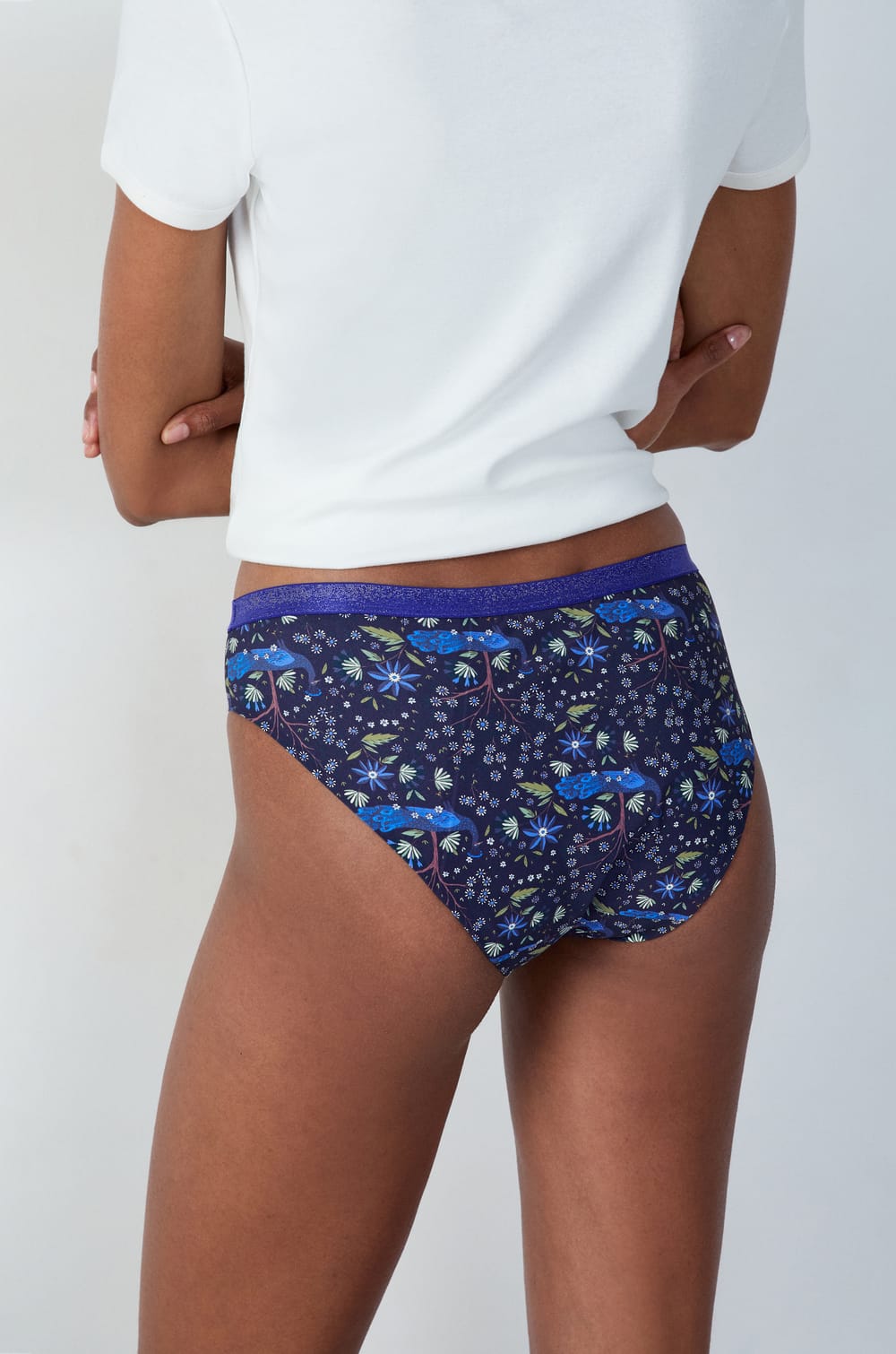 Braguitas menstruales - Flujo abundante;${refinementColor}