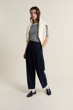 Broek met barrel snit;${refinementColor}