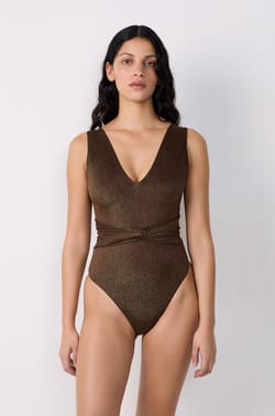 Traje de ba&ntilde;o tejido brillante;${refinementColor}